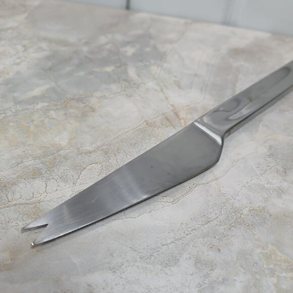 Vintage Stainless Finely Serrated Unique 2 Point Butter or Tomato Knife Unmarked - Picture 4 of 10